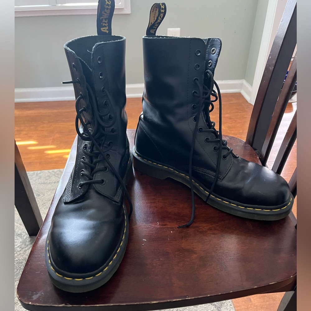 Dr. Martens style 1490